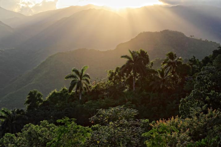 Cuba-Valley-de-Vinelas.jpg