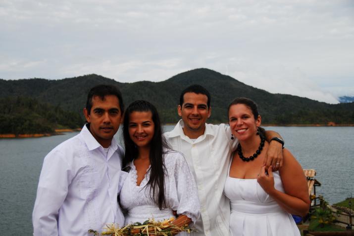 Guayabera-man-woman.jpg